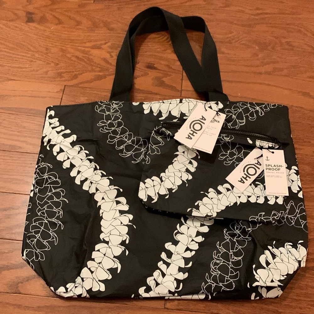 NWT ALOHA Collection Daytripper and Matching Satchel Puakenikeni